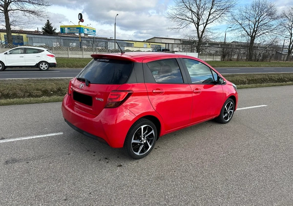 Toyota Yaris cena 42000 przebieg: 118183, rok produkcji 2015 z Żuromin małe 137
